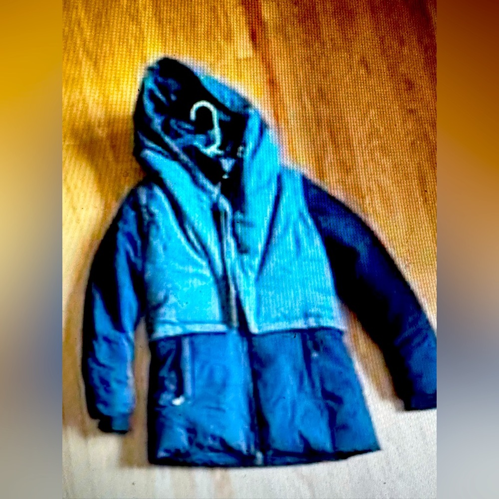 Fig xs winter down filled winter coat with extra warmth vest and large hood.